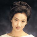美女解开胸罩